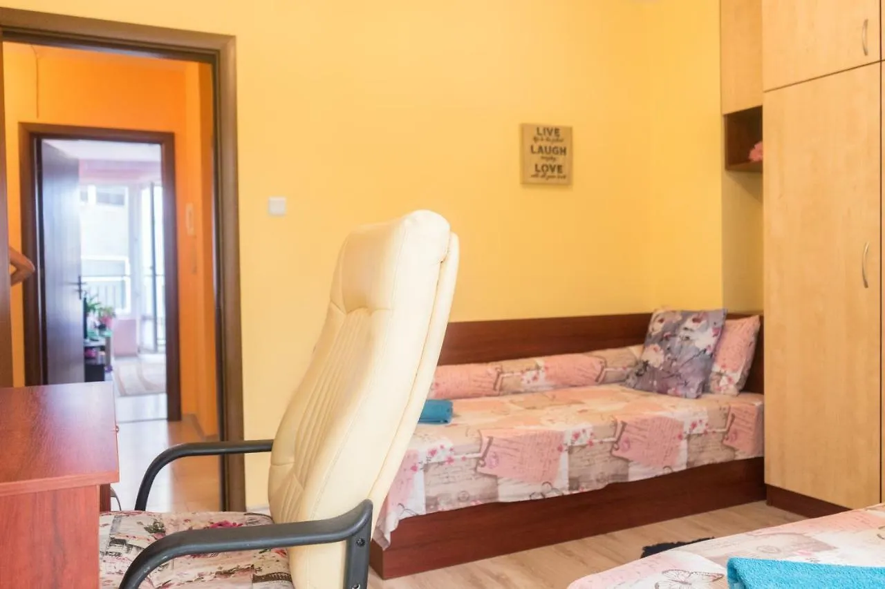 Apartment Eve Varna 0*,